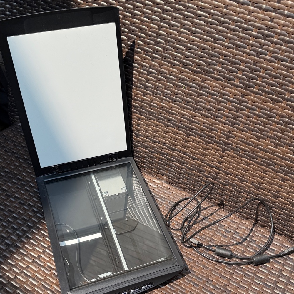 Canon CanoScan LiDE 110 Color Image Scanner - Picture 8 of 8